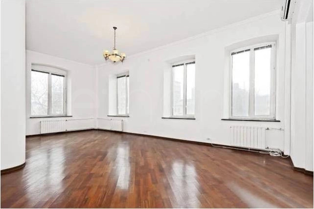 Продажа квартиры площадью 134 м² 2 этаж в на Никитском бульваре по адресу Волхонка-Воздвиженка, Никитский б-р, 8
